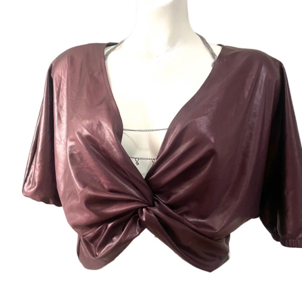 Victoria’s Secret Sport Metallic Twist Front Crop Top (M)